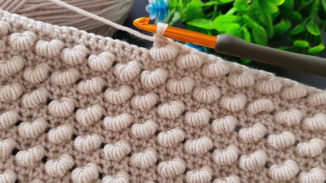 Этот узор — настоящее произведение искусства! Прекрасный узор для вязания крючком на зиму.