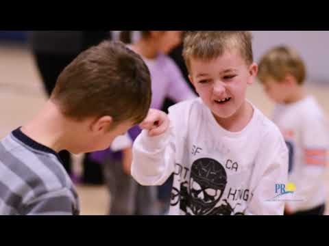 Video: Dejligt udvalg af tematiske børn, der blander sjov, leg og hvile