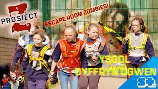 Prosiect Z - Zombies yn Ysgol DYFFRYN OGWEN! | Kids Zombie School Escape Room 🧟 Welsh with Subtitles