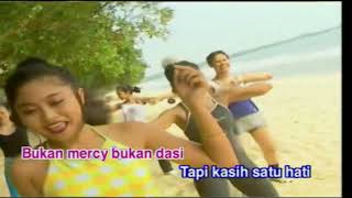 Download Lagu DANGDUT DISCO REMIX ~ CINTA BERPAYUNG BULAN MP3