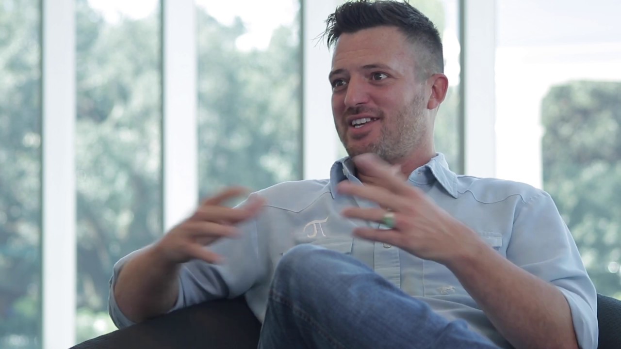 Jourdan THIBODEAUX avec Télé-Louisiane: « Chez nous, on parle français tout le temps. »