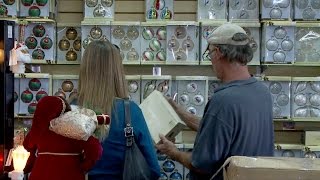 How to Do the Holidays Without Busting Your Budget