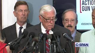 House Democrats Call for Senate Action on Background Checks