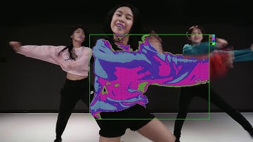 Multi-object segmentation being explained (or visualized)