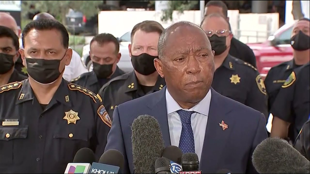1 officer dead, another hurt in Houston shooting