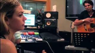 Kasim Sulton Teaching Natalie Gelman Her Part in UTFA Anthem at Hookist