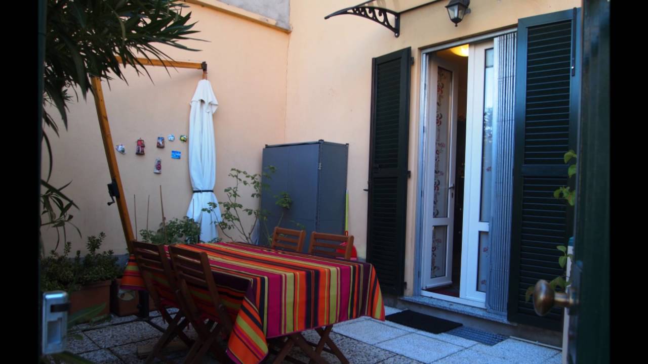 Grandate vendiamo 2 locali con giardino indipendente youtube Scala con sgabuzzino