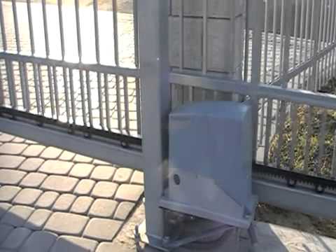  pintu  kaca garasi otomatis  dengan  sensor  automatic gate 