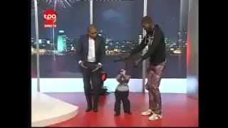 Puppet-Dancing-to-African-Music