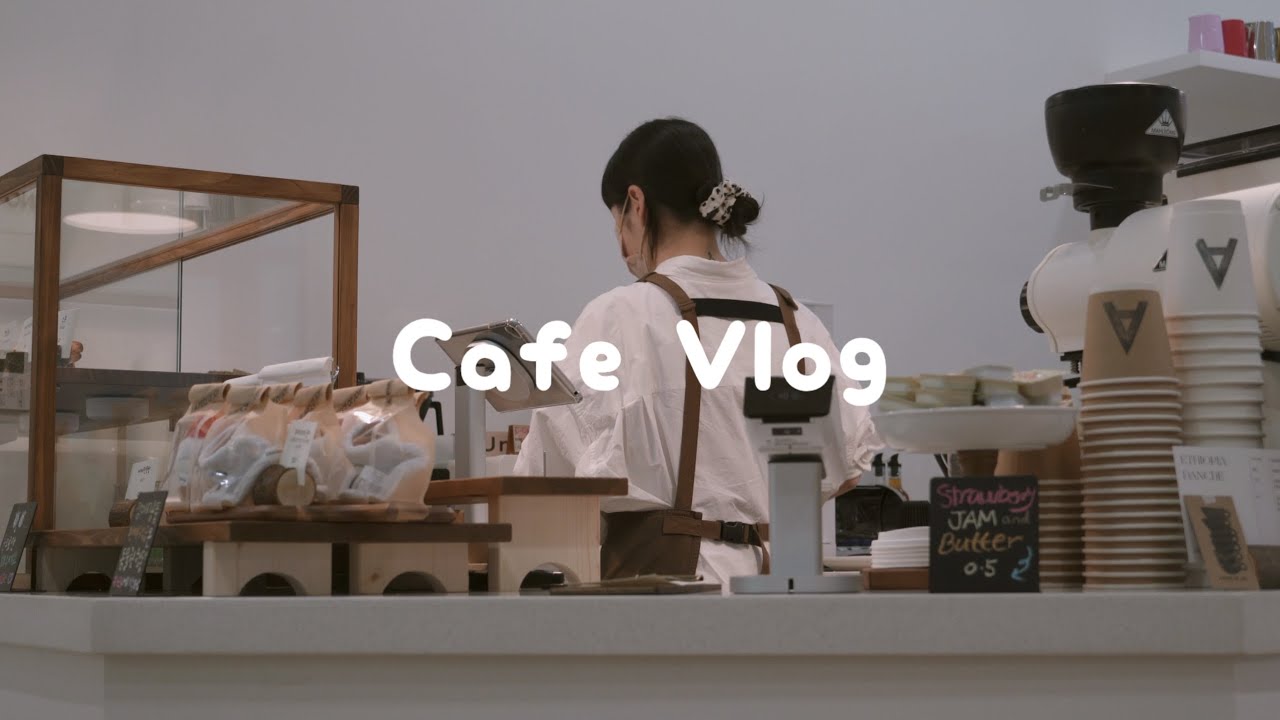 ⁣CAFE VLOG 👩🏻‍🍳 Working at a bakery cafe seems like a sweet dream