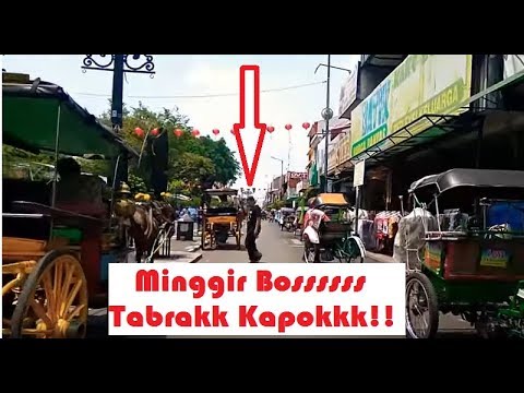 JALAN JALAN Dan Naik Becak Ke Pasar BeringHarjo Yogjakarta
