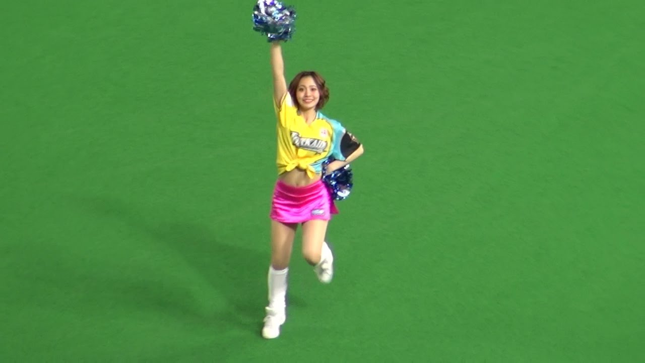 ファイターズ讃歌を踊るファイターズガールの谷口詩識さん Youtube