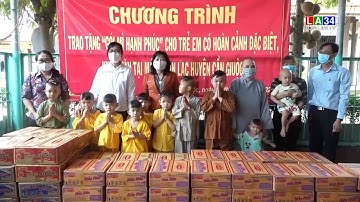 Trao tặng quà, học bổng cho trẻ em có hoàn cảnh đặc biệt khó khăn và học sinh vượt khó | LONG AN TV