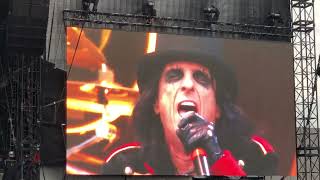 Hollywood Vampires – School‘s Out & Another Brick In The Wall -  Live At Prague, June 13 2018.