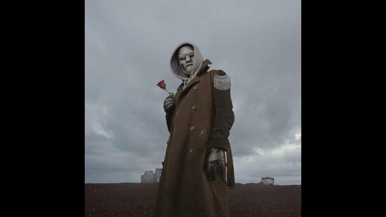 Песня колхозное поле колхозный амбар. Иферус многознаал. Деревенские вилы. Песня колхозное поле колхозный амбар. Колхозное поле в войну осенью.