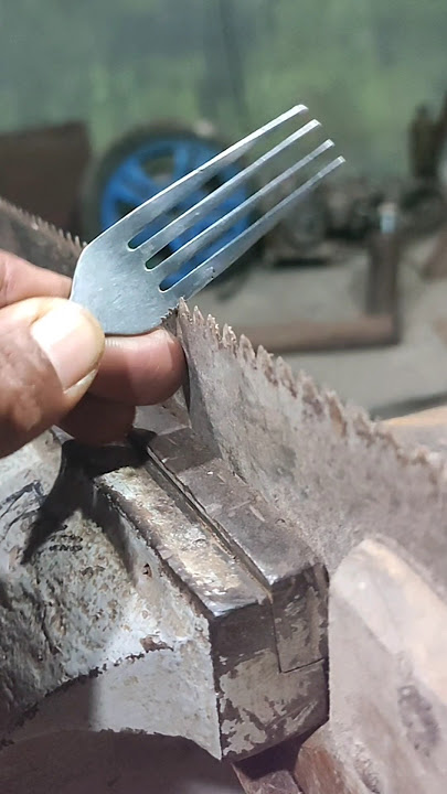 Gagasan tukang, trik cara tukang membuka mata gergaji kayu agar tidak menjepit.