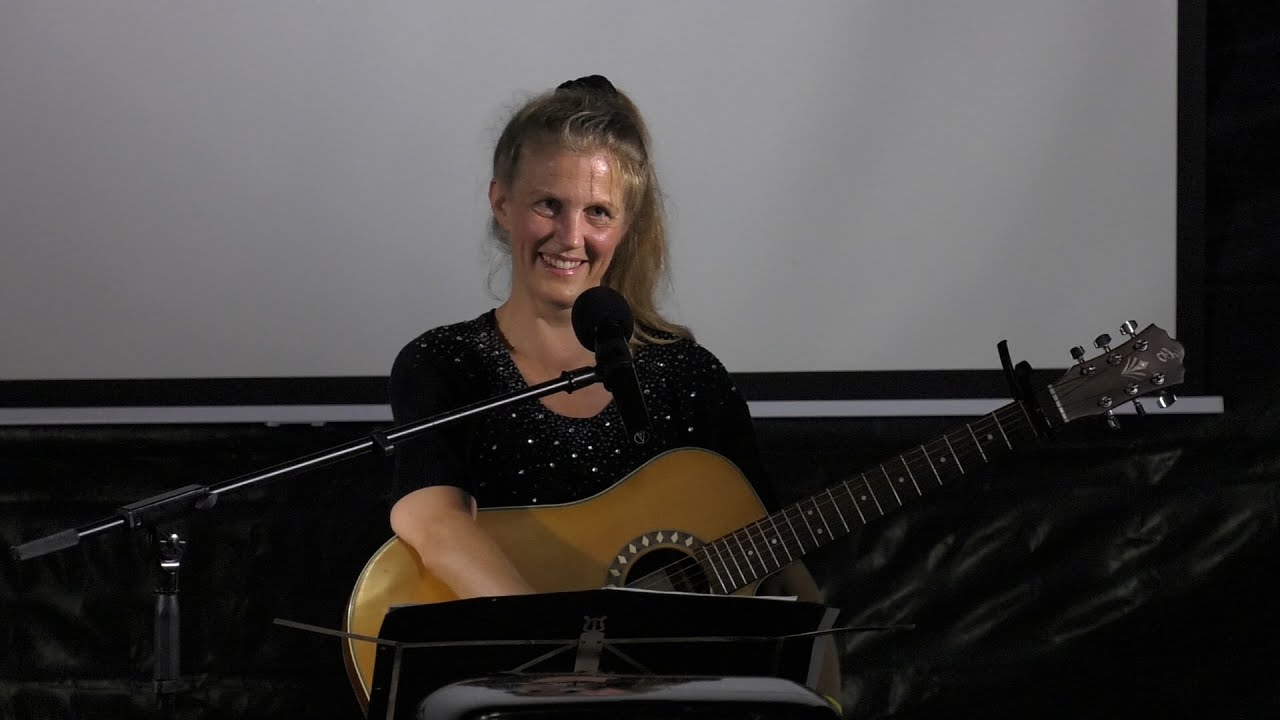 Angela Mahr: "WTC7" und "Wissenschaft": Magdeburg Live am 11.9.21 (Teil4) / 20 Jahre 11. September