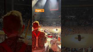 I love it when the band is tight 🎶