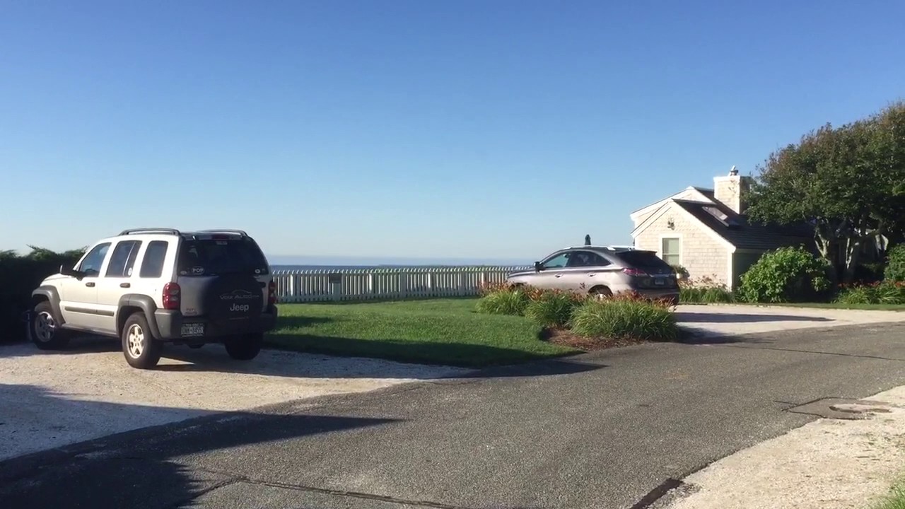 trim 115A624E C832 4380 BD51 EE6BFE8DCECC