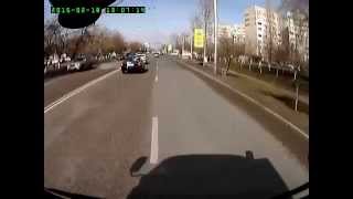 Алматы. Пешеход на дороге 20150218 1307