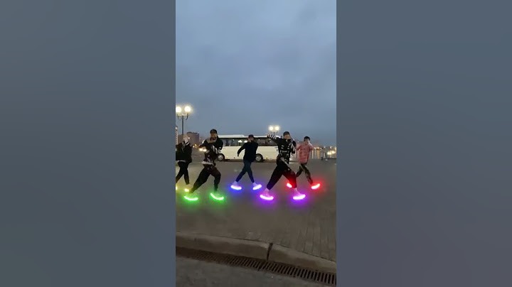 IN A CLUB 😱💥 КРУТОЙ ТАНЕЦ В ПЯТЕРОМ 😎 NEON MODE SHUFFLE