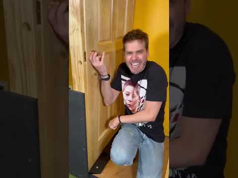 Video: Puerta de entrada de madera: protección confiable para su hogar