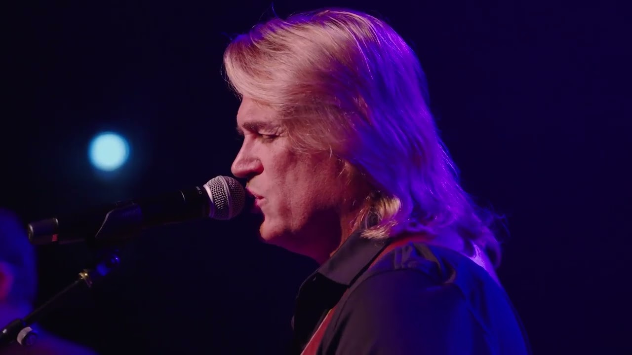 在 YouTube 上觀看「Rockie Lynne - Distant Tomorrow Live from The Sharon」 在 YouTube 上觀看「Rockie Lynne - Distant Tomorrow Live from The Sharon」