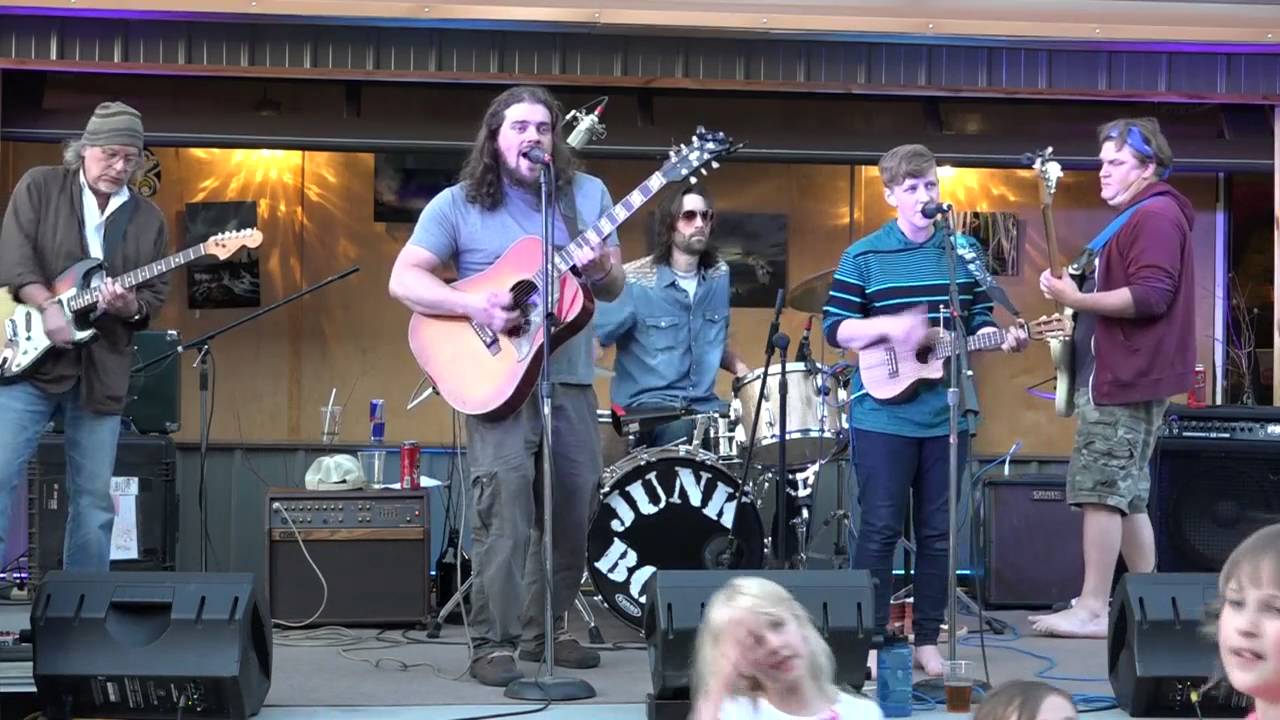 Space Carpet @ 218 Taphouse Outdoor show