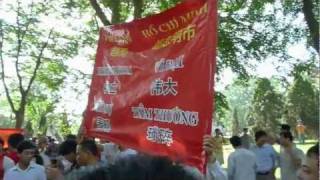 Hundreds of Vietnamese Stage Anti-China Protest (Hanoi, June 5th 2011)