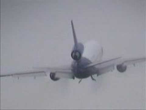 DC10 low Flyby