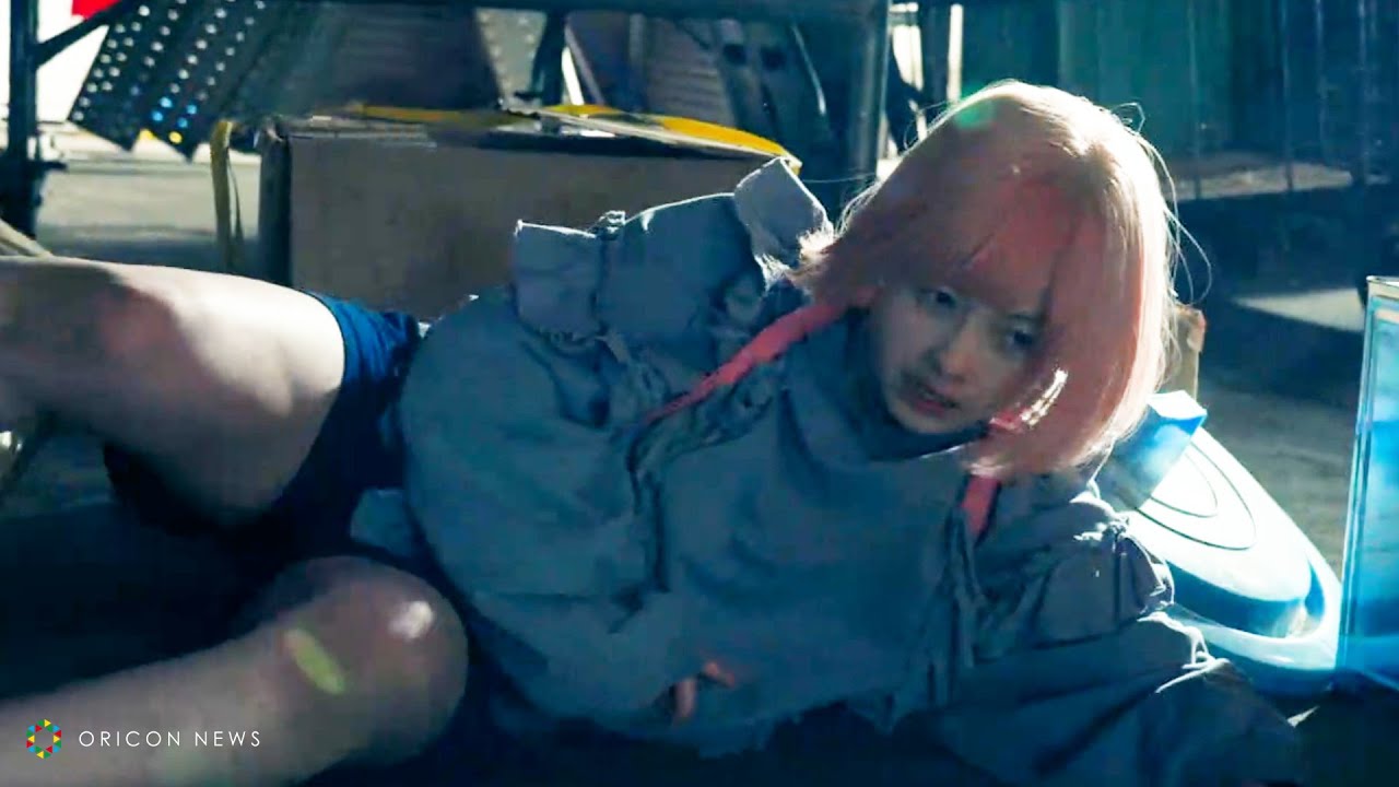 橋本環奈、ショートパンツで激しい蹴りも…城田優に一ひねり 映画