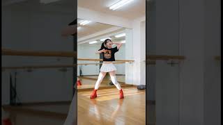 Yui dance combo — sakura Magnetic full cut 🌸 #Shorts