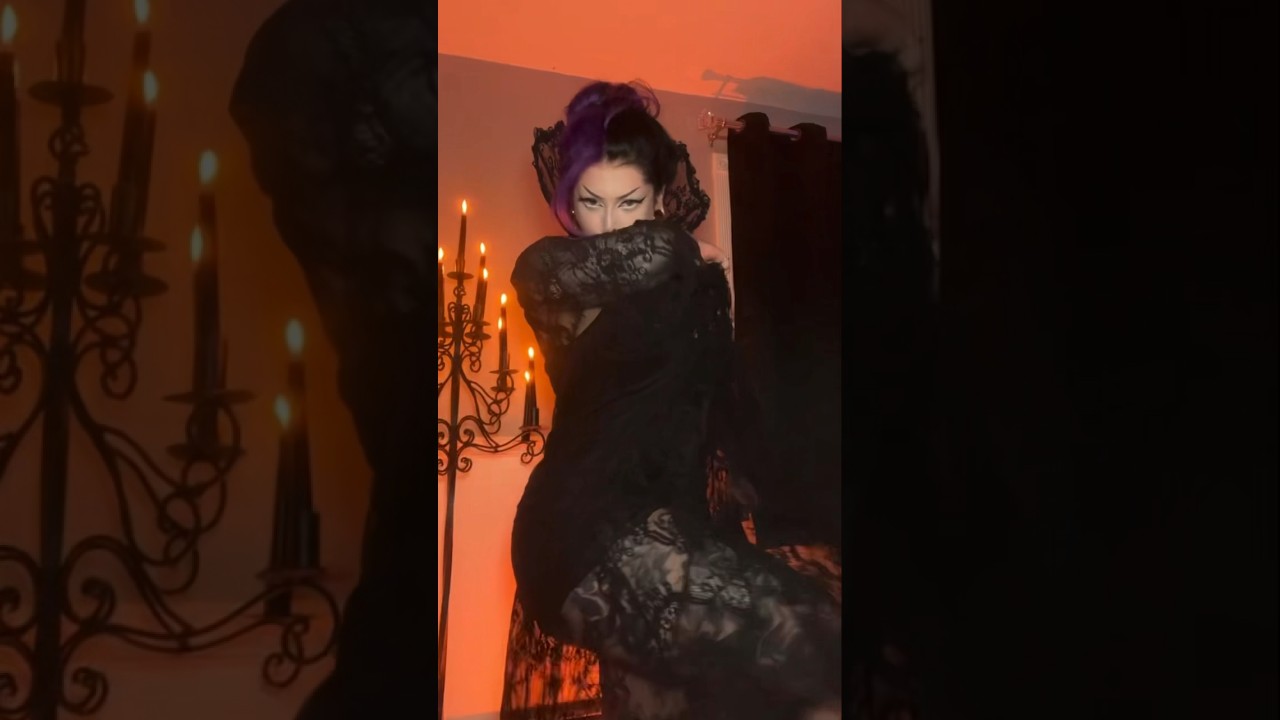 ARE U EXCITED BC I AM EXCITED #halloween #spookyseason #gothgirls