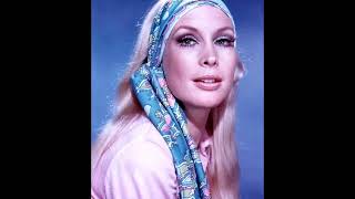 11 Sexy Photos of  Barbara Eden | Bio And Photos Details