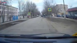В Ахтубинске автомобиль сбил 10-летнего мальчика, переходившего дорогу по В Ахтубинске автомобиль сбил 10-летнего мальчика, переходившего дорогу по