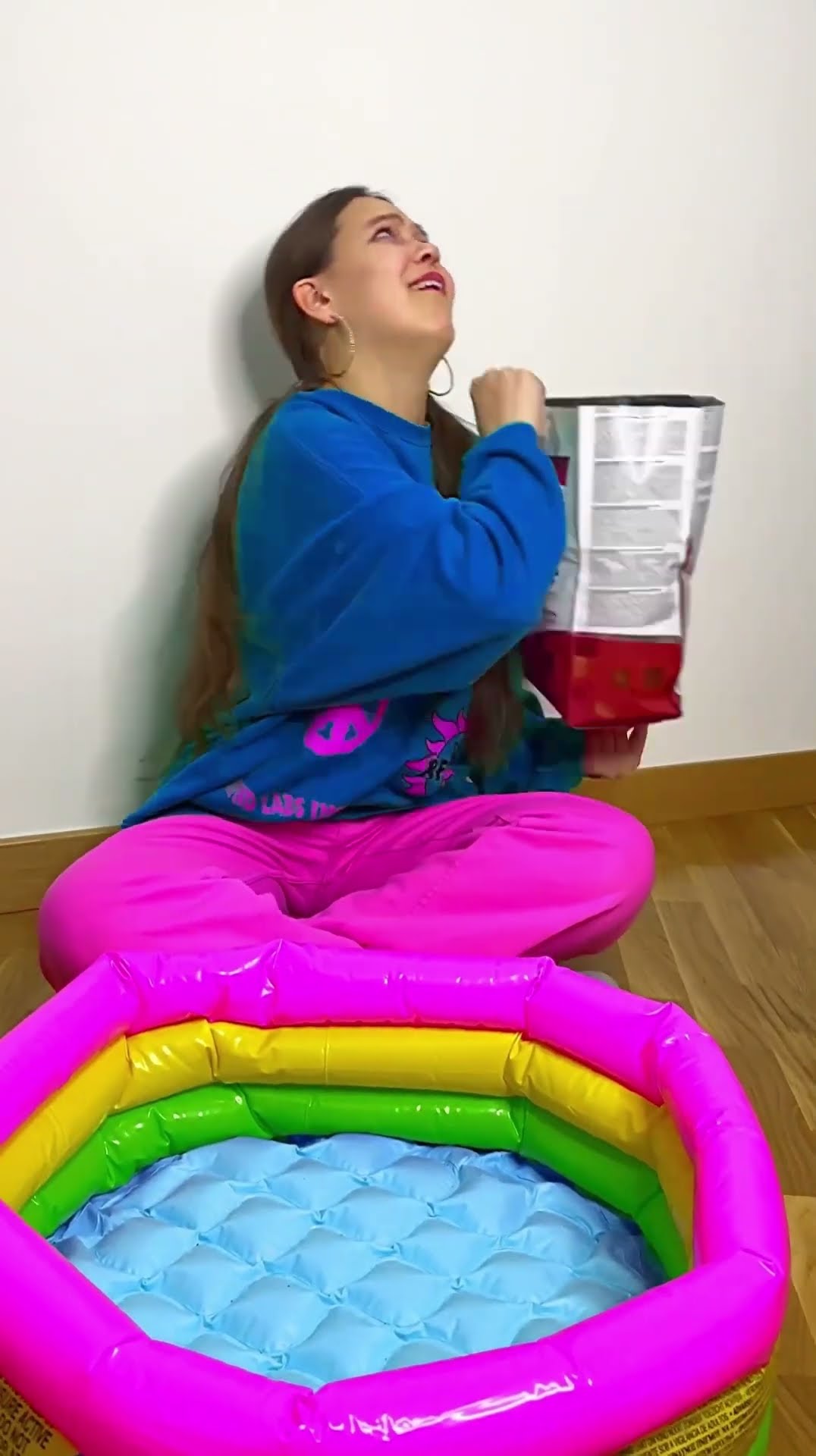ЧАПИ ОТКАЗЫВАЕТСЯ ЕСТЬ??????