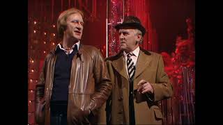 DENNIS WATERMAN & GEORGE COLE - WHAT ARE WE GONNA GET 'ER INDOORS? - TOP OF THE POPS - 22/12/83