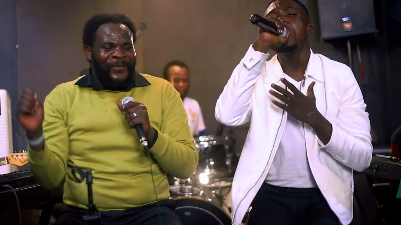 PROPHETE RIGUENE FT JONATHAN MWANGALA ( LE PROJET DE BONHEUR ) LIVE DANS CACHE TOI