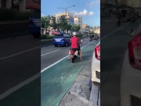 Video: Dari mana niu scooter?