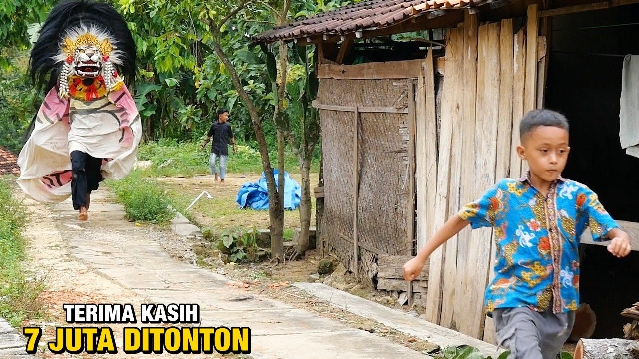 Diejek !!! Barongan ngamuk ngejar Orang - Arak Arakan Barongan Blora & Reyog Simo Wahyu Kuncoro