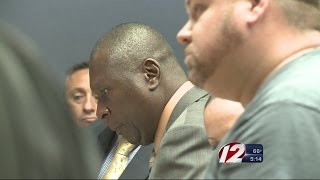 RIPTA driver pleads not guilty to obstruction