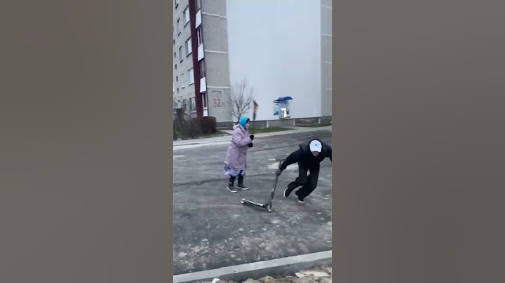 БАБУШКА НАПАЛА НА САМОКАТЕР