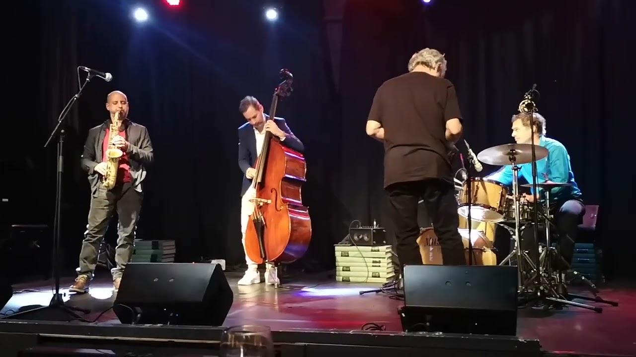 "You Don't Know What Love Is", Ariel Vigo Trio & Matthew Simon, Llibreria el Siglo.