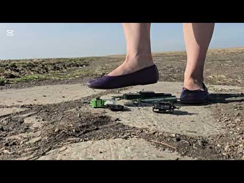 Model train engine crush in ballet flats #crushexperiment #asmrcrush #asmrcrunch #modeltrain