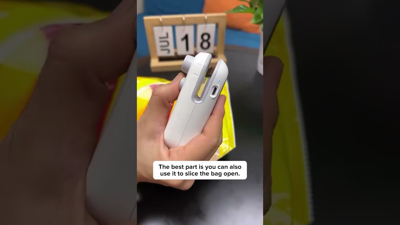 Portable Mini Sealing Machine 2 In 1 USB Rechargeable Magnetic Bag Sealer Heat Seal With Cutter