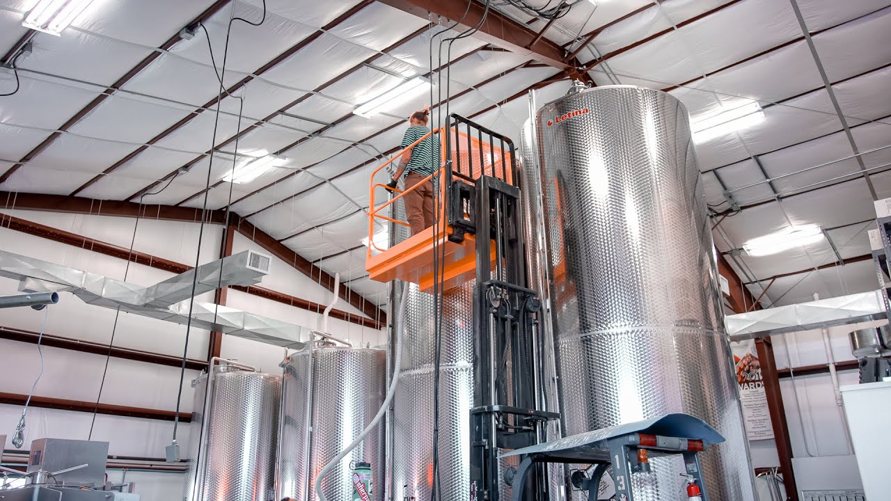 Cleaning a 3720 Gallon Stainless Steel Tank | Superstition Meadery