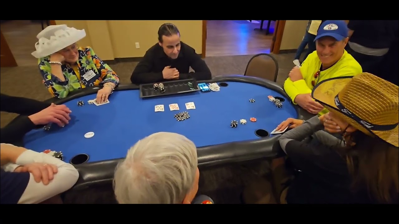 Клуб владельцев автомобилей марки Northern Star Mustang организовал грандиозное праздничное мероп...