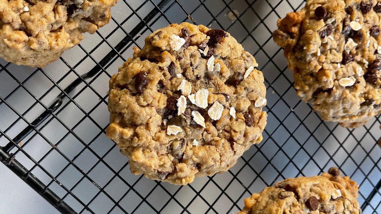 COOKIES AU FLOCON D'AVOINE ET BEURRE DE CACAHUÈTE - YouTube
