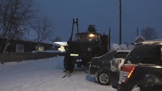 Новогодний ремонт Урал лесовоз. Масло потекло, рессора и прочее...