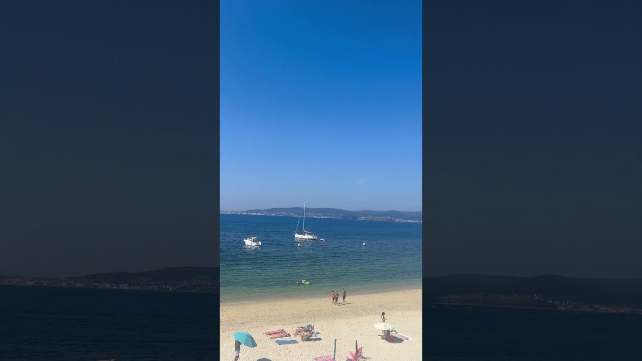 Playa con agua cristalina en Bueu. Bueu #GaliciaParadise #RíasBaixas #CostaGallega #playa #beach